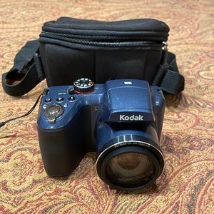 Kodak Easyshare z5210 camera with case